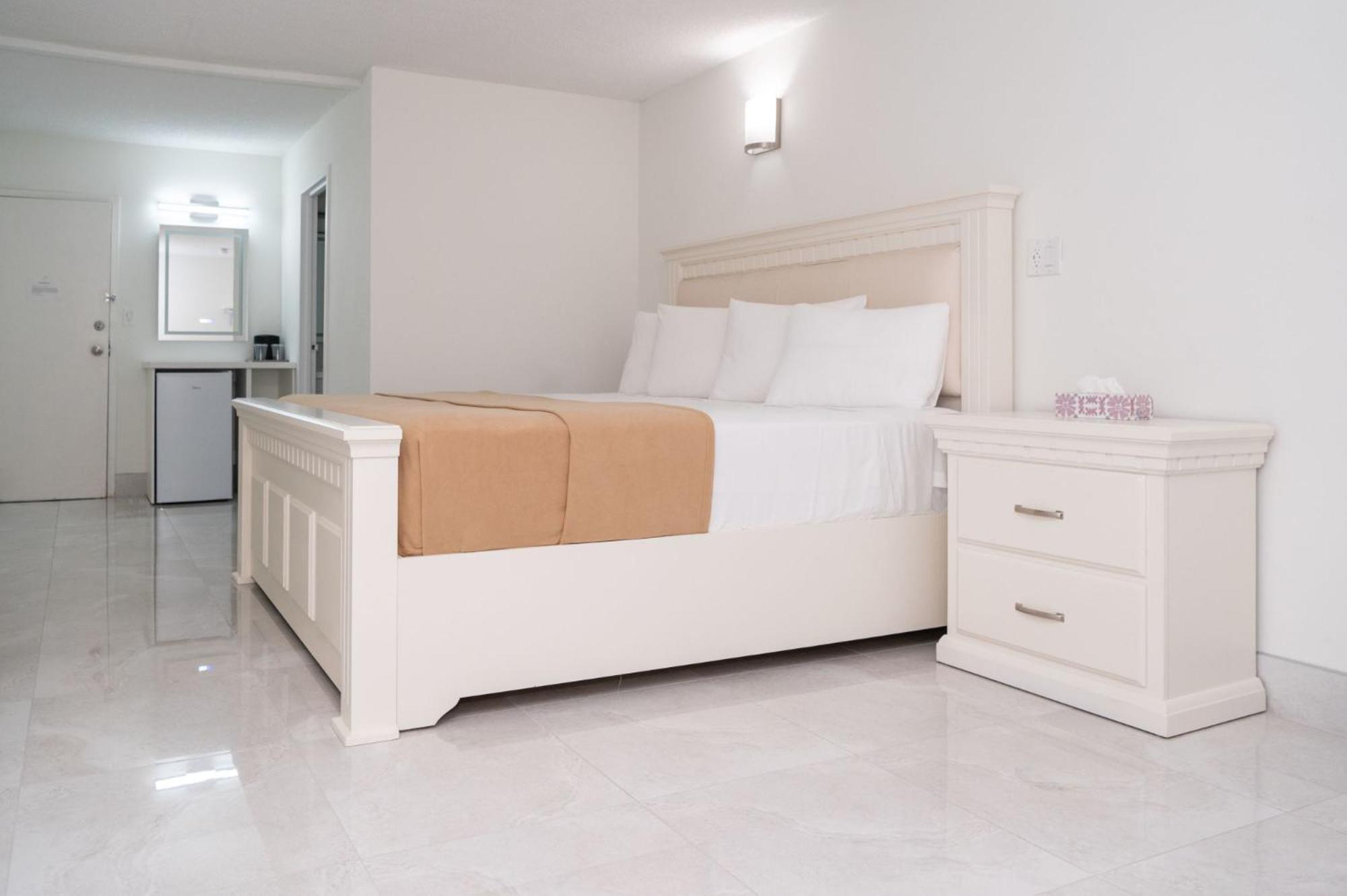Diplomat Hotel 3*